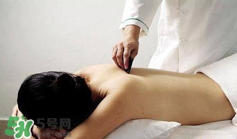 刮痧能治頸椎病嗎？頸椎病刮痧正確圖片