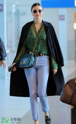 白百合長款白色外套是什么牌子？白百合長款白色外套是哪個品牌？