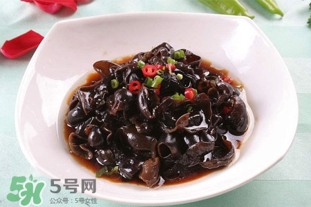 黑木耳是菌類的嗎？黑木耳屬于菌類嗎？