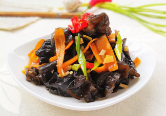 黑木耳是菌類的嗎？黑木耳屬于菌類嗎？