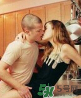 女性生理期想要怎么辦？女性生理期性欲爆強(qiáng)的幾種典型表現(xiàn)