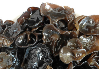 黑木耳泡太久會中毒嗎？黑木耳泡久了有毒嗎？