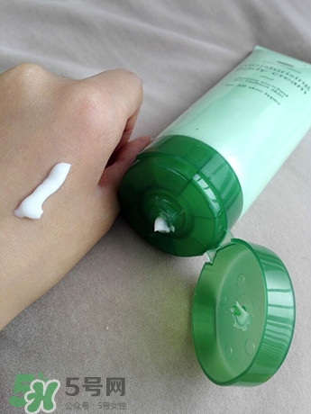 boots小黃瓜洗面奶怎么用？boots小黃瓜洗面奶使用心得