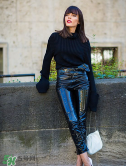 春天穿毛衣怎么搭配？春天穿毛衣怎么搭配好看？