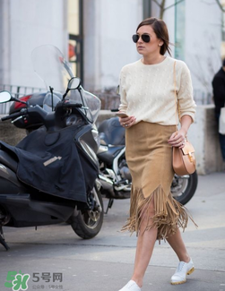 春天穿毛衣怎么搭配？春天穿毛衣怎么搭配好看？