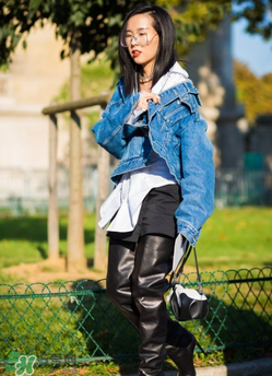 loewe大象包怎么搭配？loewe大象包怎么搭配好看？