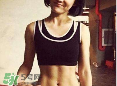 女生馬甲線怎么練？馬甲線多久能練出來