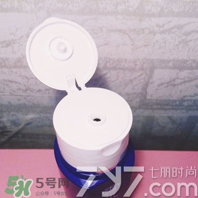 雪肌精洗顏粉和洗顏乳哪個(gè)好？雪肌精洗顏粉和洗顏乳區(qū)別