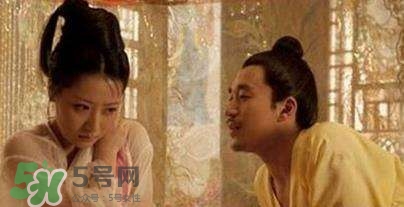 皇帝們的第一次給了誰？