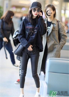 miumiu水桶包怎么搭配？miumiu水桶包怎么搭配好看？