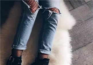 漁網(wǎng)襪牛仔褲怎么搭配好看？網(wǎng)襪破洞牛仔褲怎么搭配？