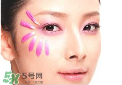 臉上長脂肪粒怎么辦？臉上長脂肪粒怎么去除