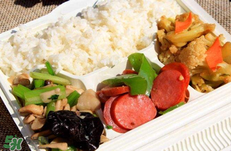 吃快餐抽兩瓶黑血是真的嗎？吃快餐血會變黑嗎？