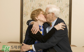 人到老年如何防止性衰老？老年人性生活好不好？