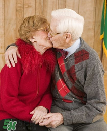 老年人還能性生活嗎？老年人的性生活需要注意什么？