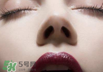 為什么臉上長脂肪粒？臉上長脂肪粒是什么原因