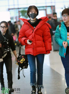 流蘇牛仔褲搭配什么上衣？流蘇牛仔褲配什么上衣好看？