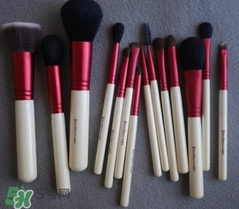 受受狼家的刷子怎么樣？受受狼化妝刷好用嗎