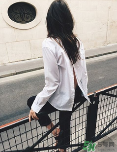 襯衫反著穿怎么搭配？襯衫反著穿怎么搭配好看？