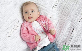 寶寶四月份穿什么衣服？四月份怎么給寶寶穿衣服？