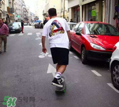 palace衣服貴嗎？palace衣服一般多少錢(qián)？