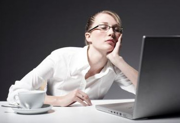 眼疲勞會(huì)引起哪些癥狀？眼疲勞會(huì)導(dǎo)致什么癥狀