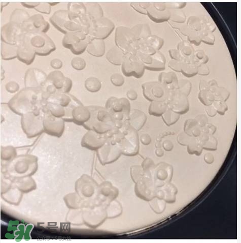 紀(jì)梵希花朵浮雕彩妝盤多少錢？紀(jì)梵希花朵浮雕高光修容盤價格