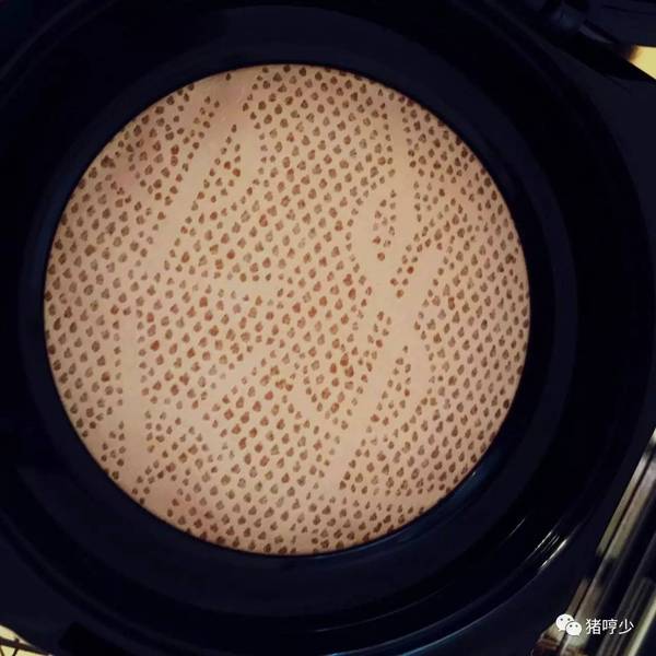 ysl蕾絲氣墊粉餅怎么樣？ysl蕾絲氣墊粉餅好用嗎？