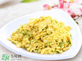 香椿可以炒鵝蛋嗎？香椿和鵝蛋能一起吃嗎？