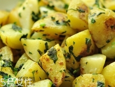 魚香菜的營(yíng)養(yǎng)價(jià)值_魚香菜的功效與作用及食用方法 魚香菜的營(yíng)養(yǎng)價(jià)值_魚香菜的功效與作用及食用方法