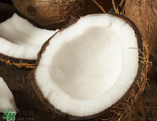 椰青和椰皇的區(qū)別 椰青和椰皇哪個(gè)好？