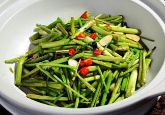 水芹菜和毒芹有哪些區(qū)別？水芹菜和毒芹圖片