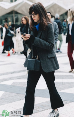 為什么今年流行趙四的西裝？趙四的西裝是什么樣的？