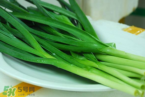 蒜苗發(fā)黃怎么回事？蒜苗發(fā)黃是什么原因？