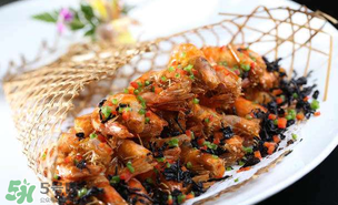 香椿和蝦能一起吃嗎？香椿能和蝦一起吃嗎？