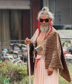 今年流行洪七公的發(fā)型怎么梳？洪七公的發(fā)型扎法圖解