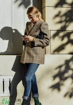 今年流行趙四的西裝怎么搭配？趙四的西裝怎么搭配好看？