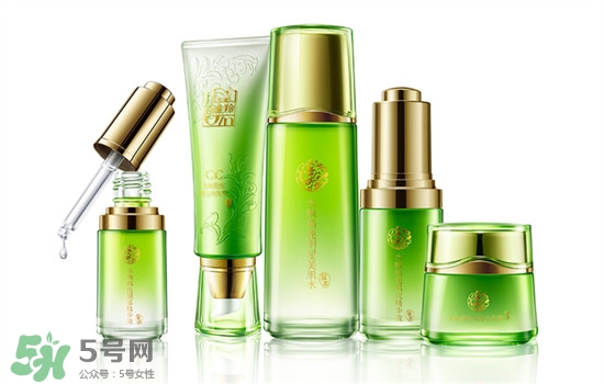 韓束和百雀羚哪個(gè)好？韓束和百雀羚哪個(gè)更補(bǔ)水？