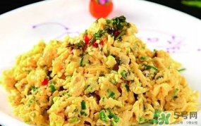 發(fā)燒能吃香椿炒雞蛋嗎？發(fā)燒可以吃香椿炒雞蛋嗎？