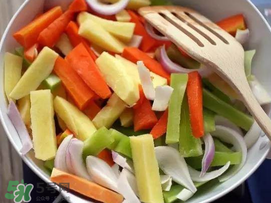 萵筍和洋蔥能一起炒嗎？萵筍和洋蔥能一起吃嗎？