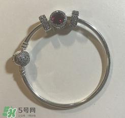 潘多拉美女與野獸手鏈是什么材質(zhì)？pandora美女與野獸是銀的嗎？