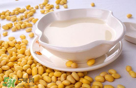 香椿和豆?jié){能一起吃嗎？喝豆?jié){可以吃香椿炒雞蛋嗎？