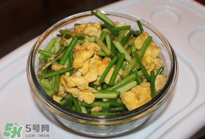 香椿和蒜苔能一起吃嗎？香椿蒜苔的做法