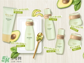 保濕噴霧和爽膚水的區(qū)別 補(bǔ)水噴霧和爽膚水區(qū)別 保濕噴霧和爽膚水的區(qū)別 補(bǔ)水噴霧和爽膚水區(qū)別