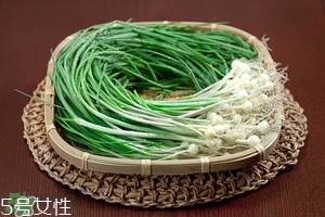 野生蒜的作用與功效 野生大蒜營(yíng)養(yǎng)價(jià)值 野生蒜的作用與功效 野生大蒜營(yíng)養(yǎng)價(jià)值