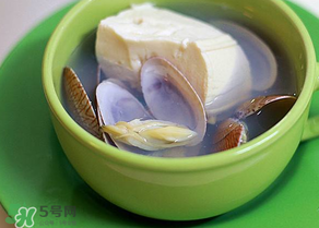 花甲能和豆腐一起吃嗎？花甲和豆腐能一起吃嗎？