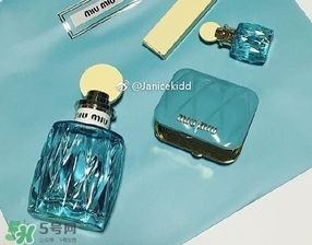 miu miu隨身鏡多少錢？miu miu限量隨身鏡價格上市時間