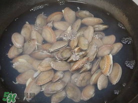 花甲不開口能吃嗎？花甲不開口是不是死了？