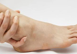 痛風(fēng)有什么癥狀？女性痛風(fēng)的初期癥狀