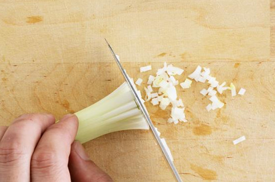 蒜苗怎么摘？蒜苗怎么處理